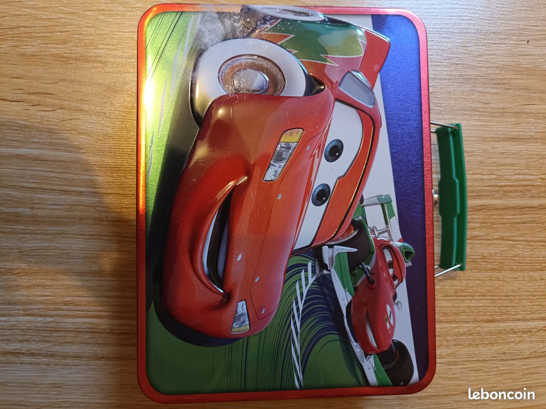 Petite boîte métallique cars (image 1)
