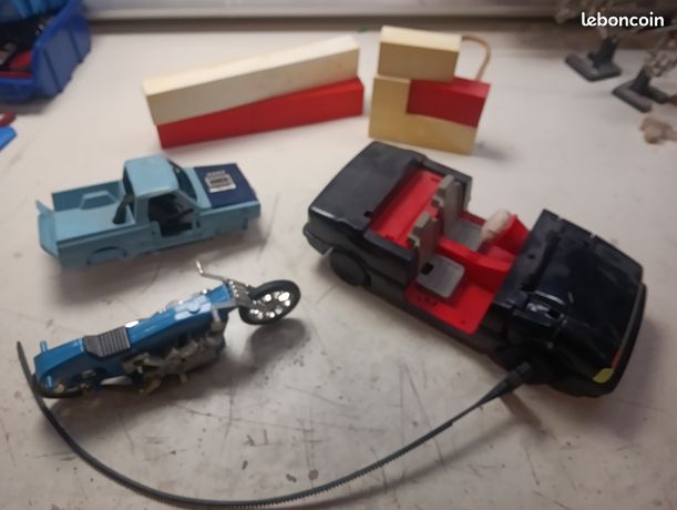 Jouets 80 s___les cascadeurs gyro jets de meccano 1978
