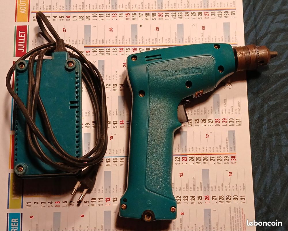 Perceuse Makita 7,2V ( sans batterie) - Bricolage