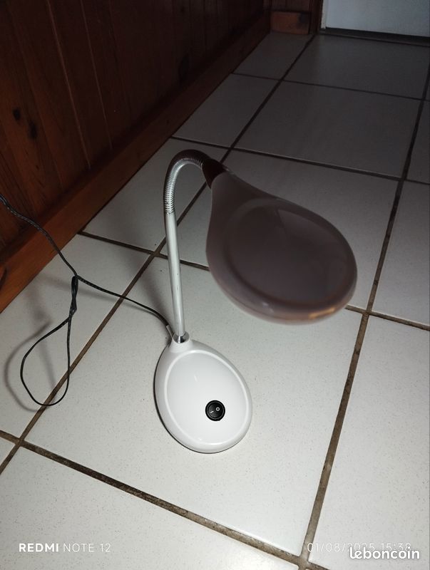 Lampe de bureau (image 1)