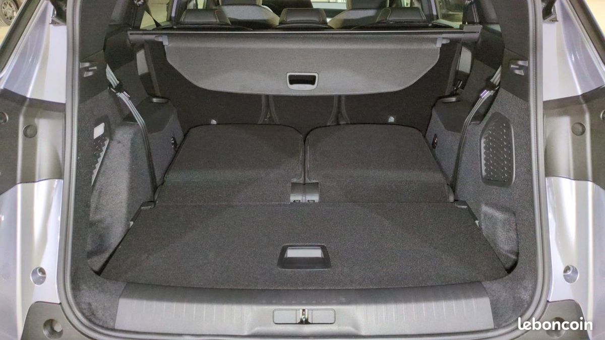 Peugeot 5008 allure hybrid 145 cv bva e-dcs6 (-28%) options : navigation panoramique, pack 360, sieges chauffants (image 8)