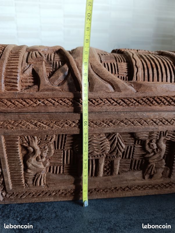 Boîte en bois sculpté à la main (image 11)