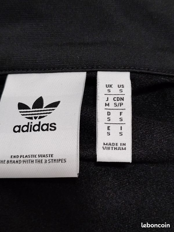 Ensemble adidas authentique, jamais porté. Acheté 140 (image 11)