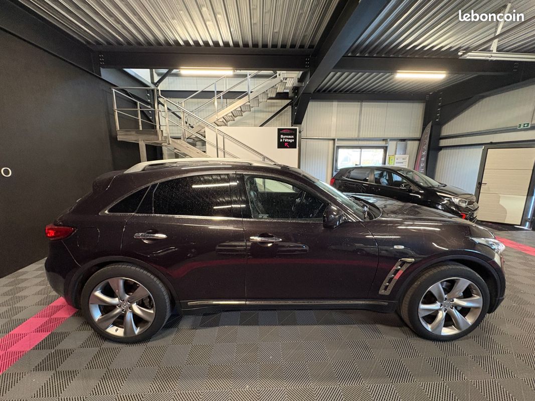INFINITI FX FX30d 3.0D V6 GT Premium A / Suivi Nissan / 2éme mains (image 6)