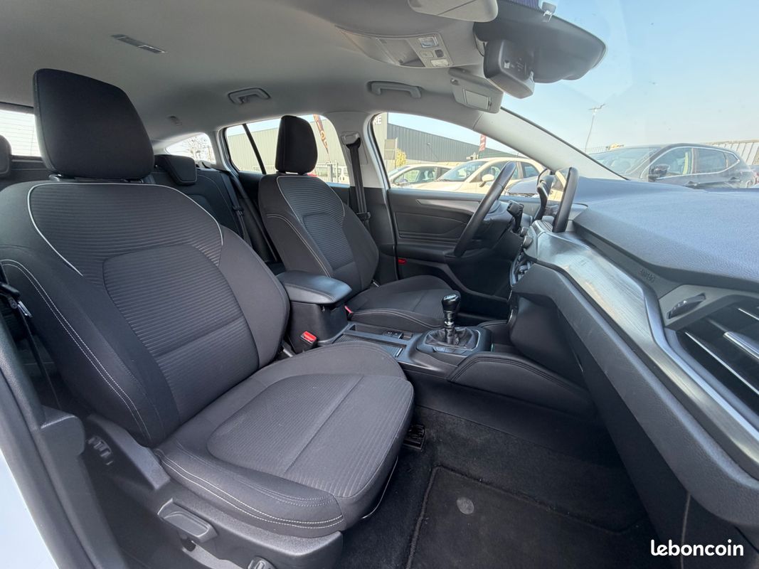 FORD FOCUS BREAK 1.0 ECOBOOST SCTI 125CH TITANIUM - BLUETOOTH - GPS - CROCHET D'ATTELAGE - RADAR DE RECUl (image 14)
