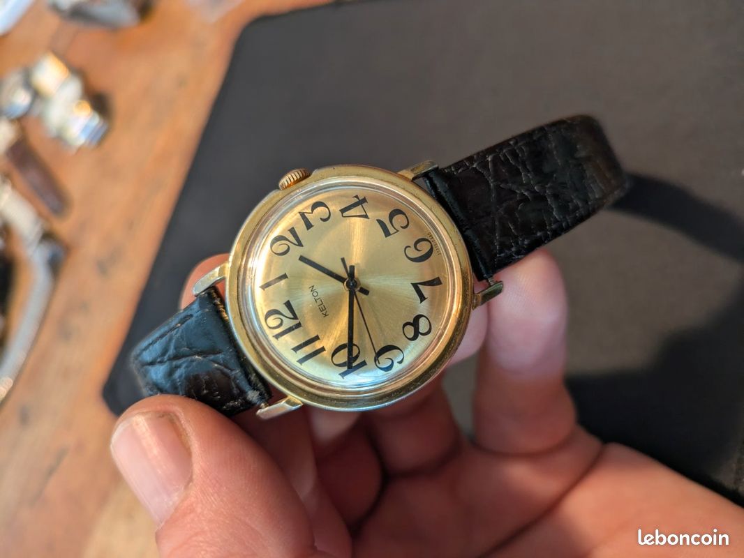 Montres anciennes - Petite montre ancienne vintage mécanique pour Femme