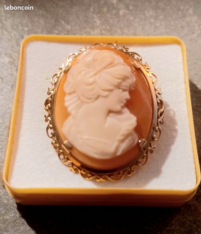 Belle broche cabochon ancienne vintage en agate cerclée - France