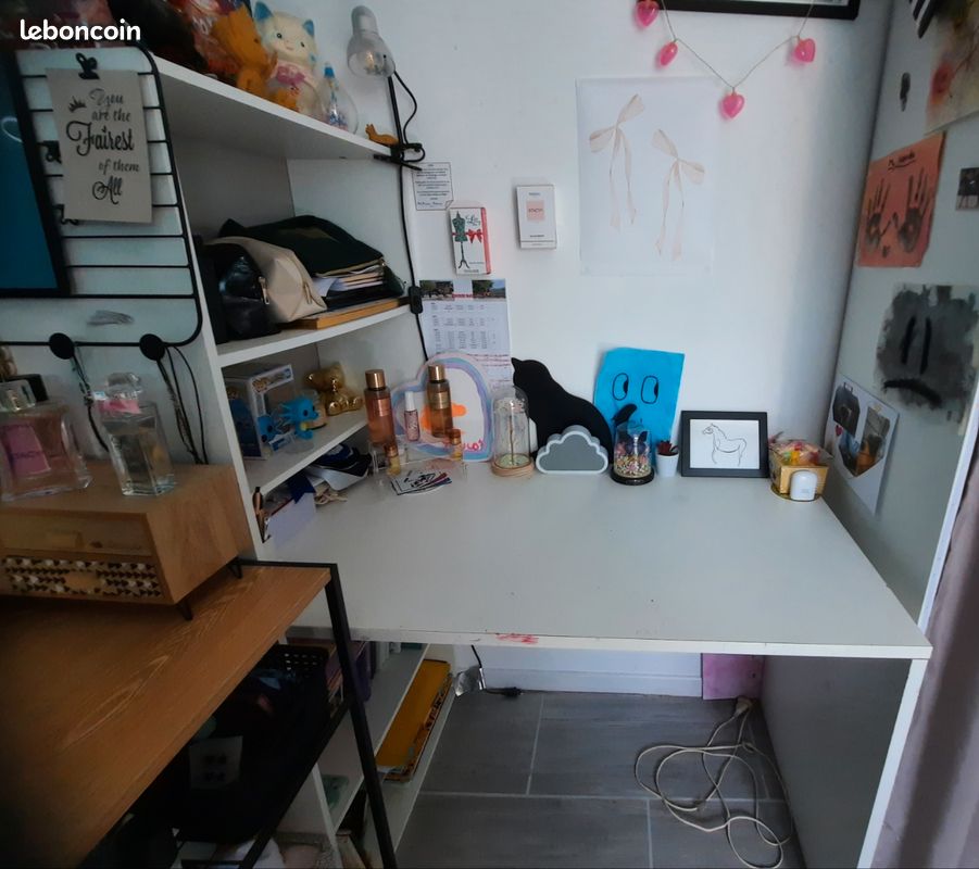 Bureau (image 1)