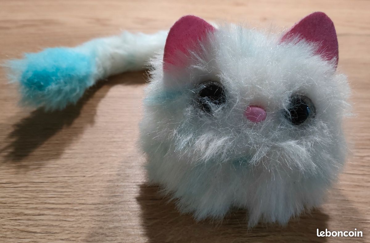 POMSIES Peluche Snowball Chaton blanc et bleu avis