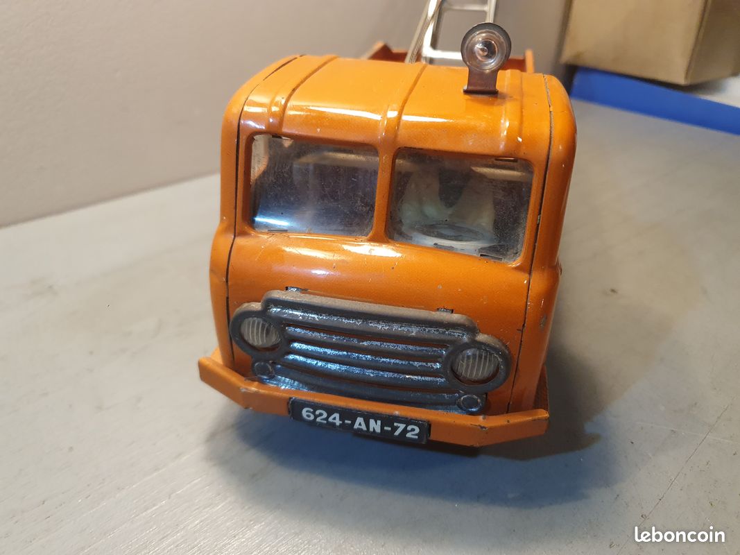 CAMION JOUSTRA / Simca Cargo Depanneuse Joustra / Jouet Ancien / Jouet Tole EUR 56,00 - FR