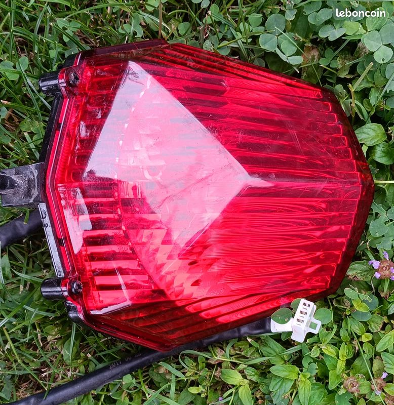 Feu arrière Honda CB125F ( 125 cbf ) 2019 (image 1)
