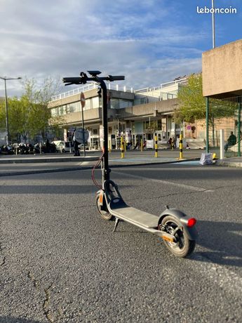 Hiboy S2 : la trottinette urbaine complète