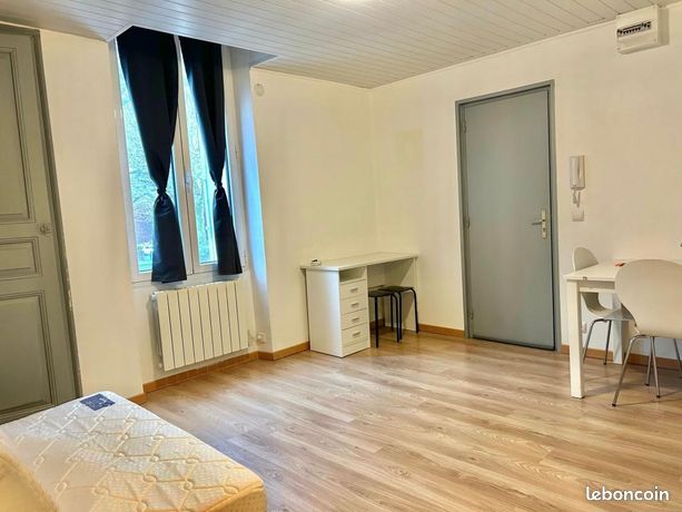 Studio 1 pièce 19 m²
