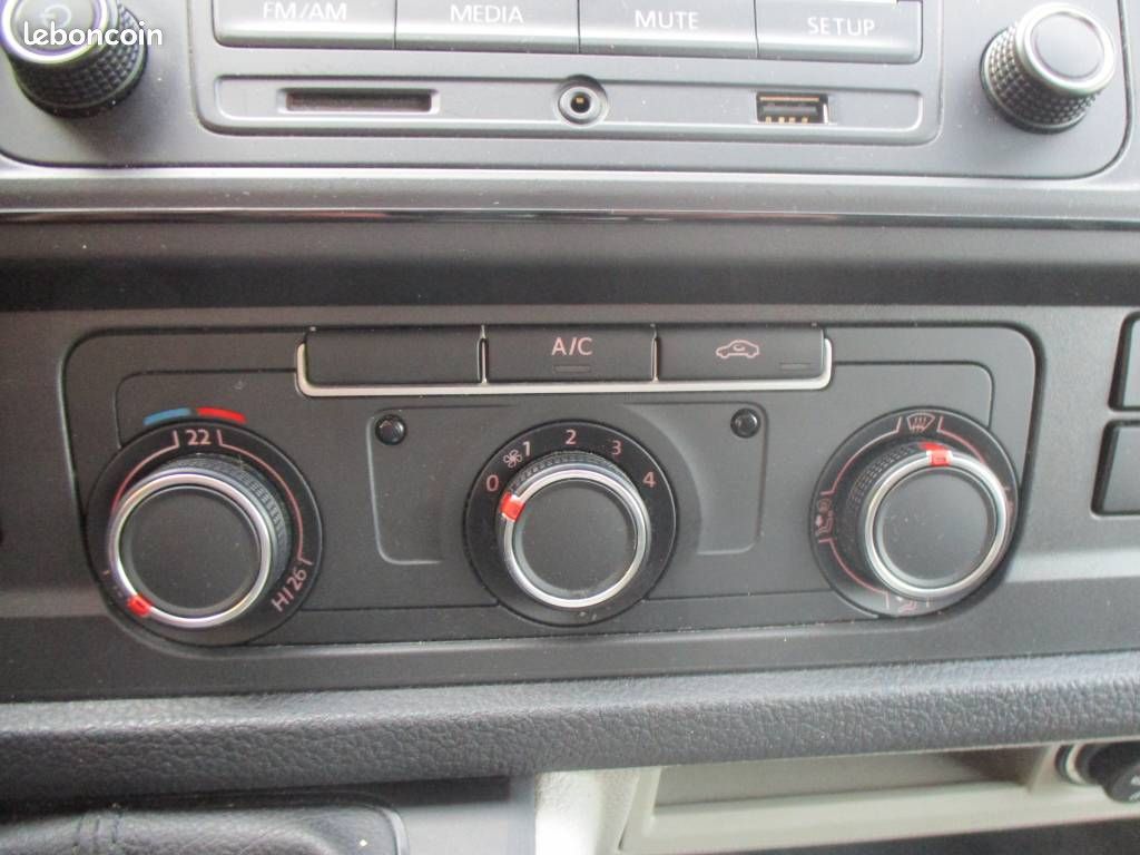 Volkswagen Transporter VI 2.0 TDI 150 L2 (image 15)