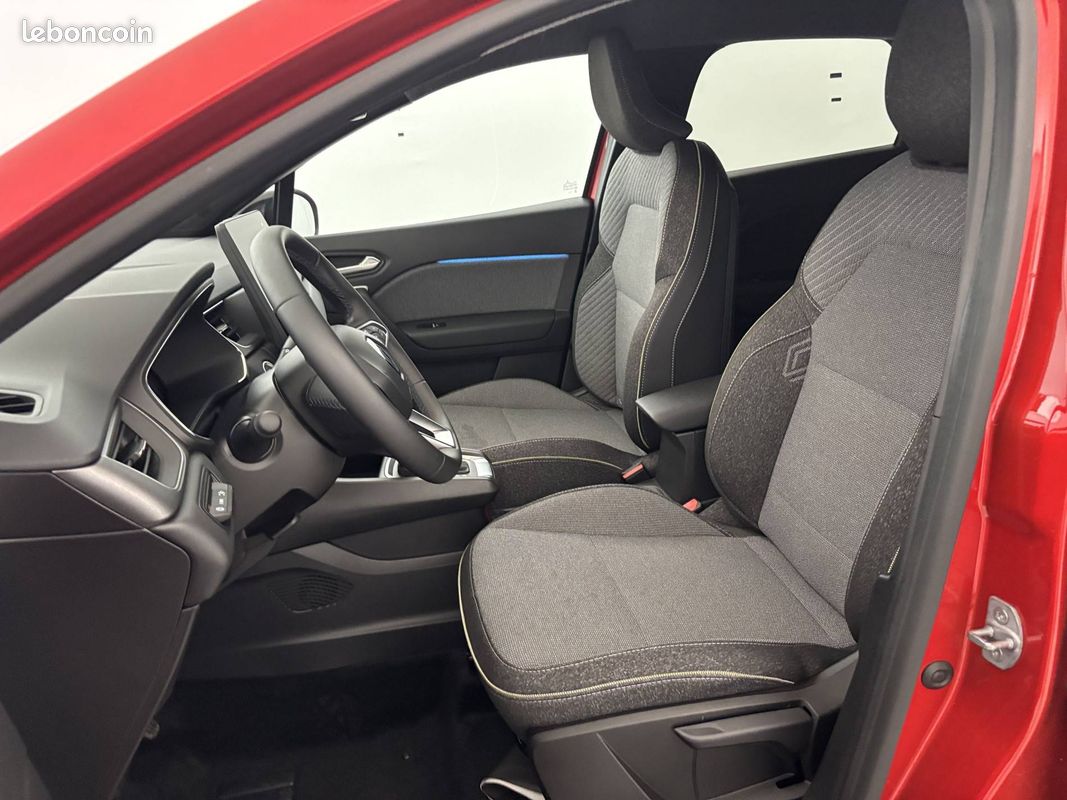 RENAULT Captur E-Tech full hybrid 145 ch Techno (image 9)