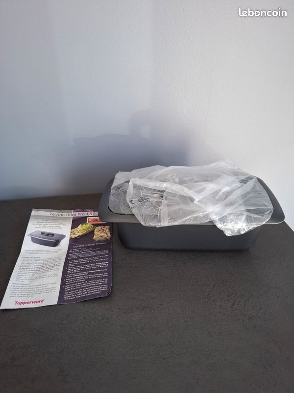 Terrine Tupperware Ultra Pro 1,8L – Noire – Occasion