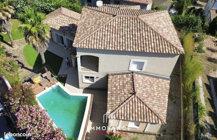Maison 6 pièces 218 m²