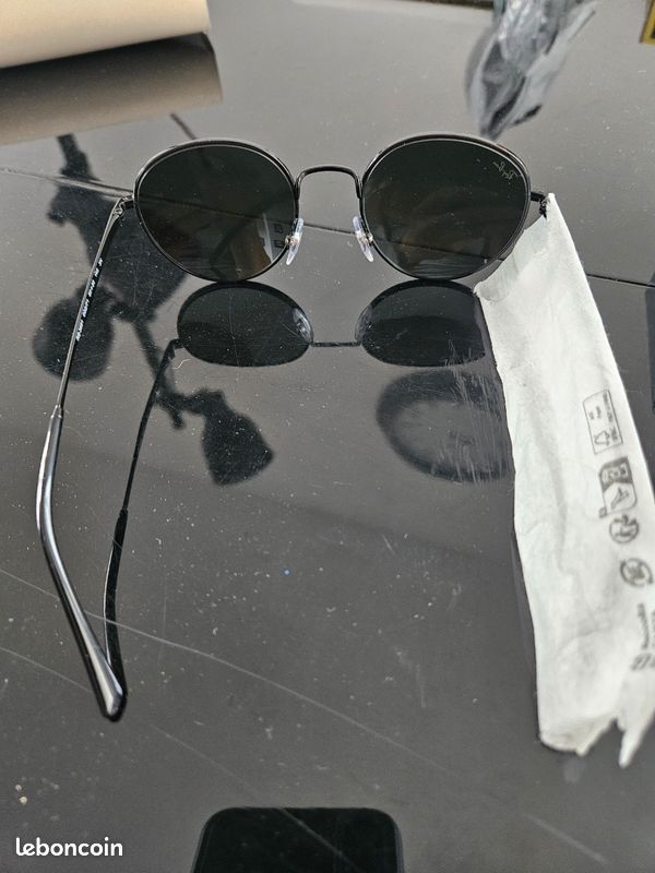 RayBan RB3681 lunettes de soleil neuves
Réf RB3681
Neuves avec boîte
Cadeau qui n'a pas convenu, je les revends donc (image 2)