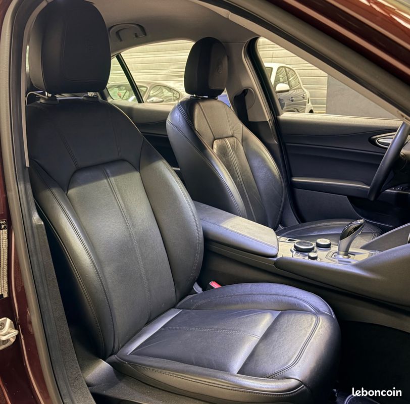 ALFA ROMEO GIULIA 2.2 JTDM 150 CH SUPER BVA + HARMAN KARDON + ATTELAGe (image 19)