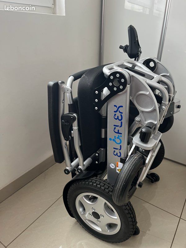 Fauteuil roulant électrique (image 3)