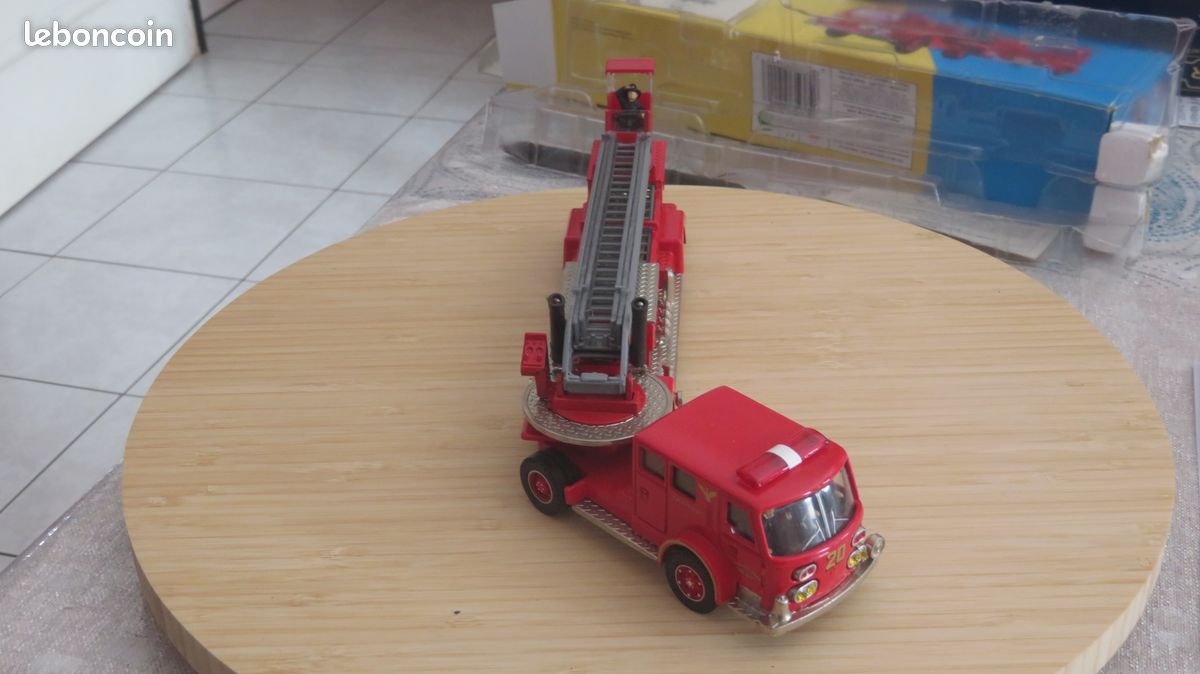Miniature pompiers boston 1/50 Corgi (image 10)