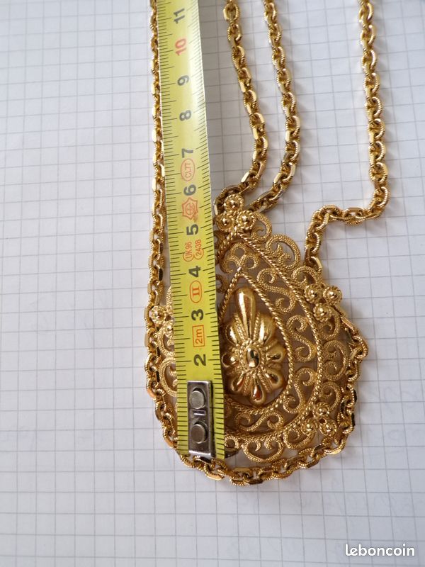 Collier Vintage Signé TRIFARI - Pendentif Demi-cercle Doré Sans Pierre, Occasion