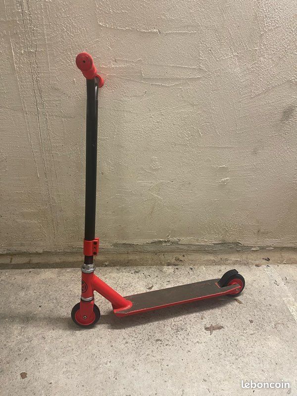 Deux trottinettes en très bon état – Idéal enfants / ados (image 1)