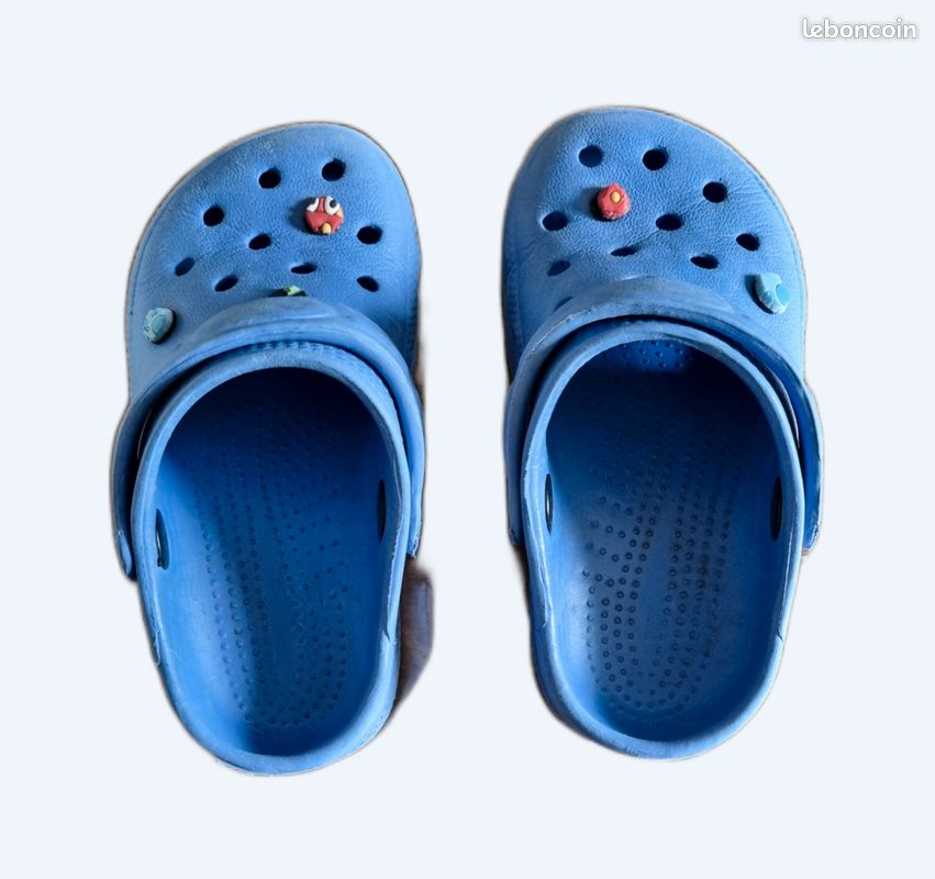 Crocs (image 1)