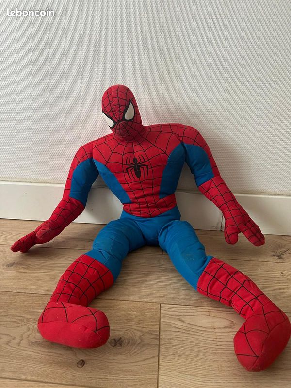 Peluche spider man (image 1)