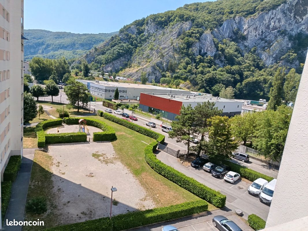 Appartement 4 pièces 70 m² · à Sassenage · 70 m² · 146 000 €
