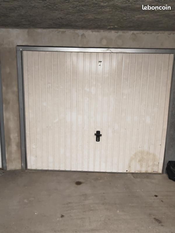 Parking 14 m² · à Besançon · 14 m² · 68 €/mois
