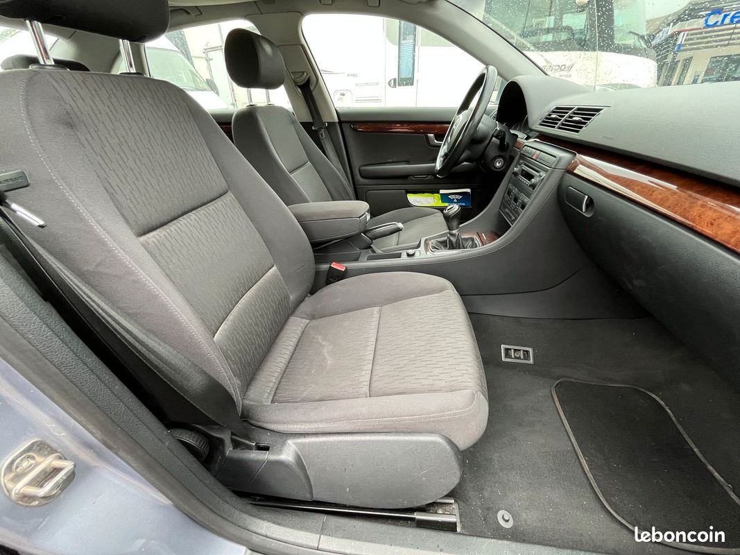 Audi A4 1.9 TDI 116cv kit distribution neuf 4 pneus neufs 4 saisons attelage (image 3)