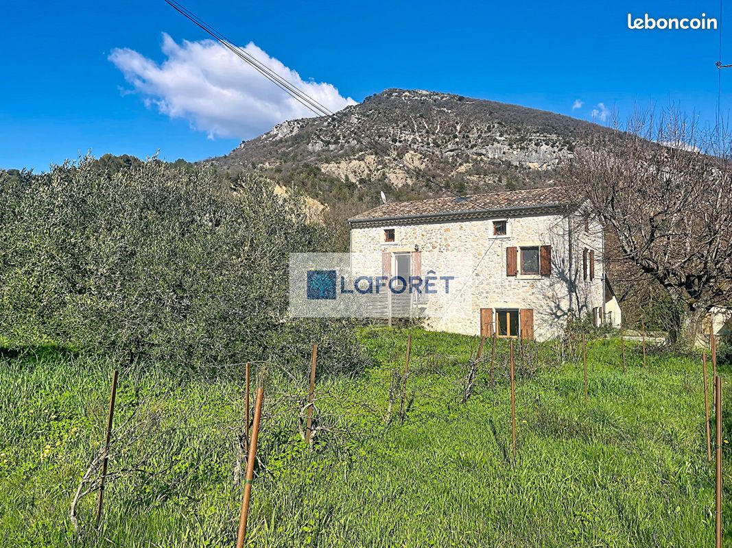 Maison 6 pièces 151 m² · à Les Pilles · 151 m² · 266 000 €