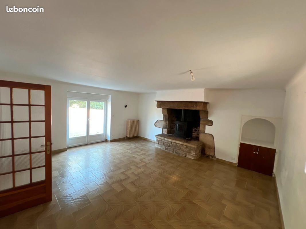 Maison 5 pièces 117 m² · à Treffléan · 117 m² · 1 000 €/mois