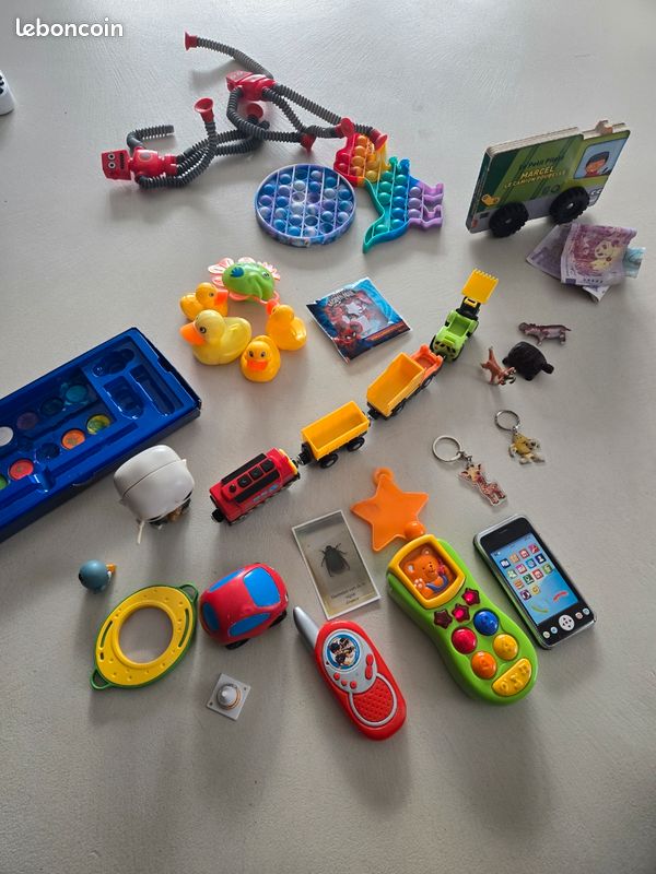 🧸🎲 Lot de jouets enfant – divers jeux & figurines (image 1)