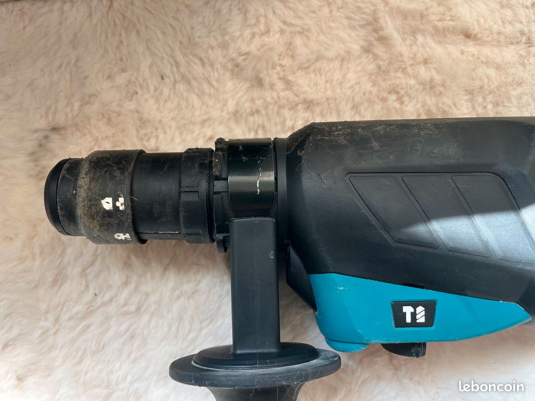Makita HR2320T perforateur SDS+ 720W coffret alu complet 2021 — forets + accessoires (image 5)