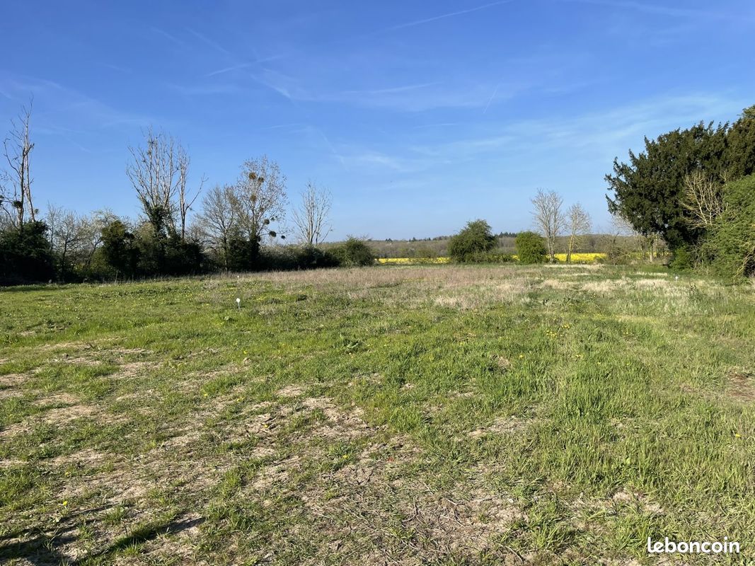 Terrain à bâtir de 703 m² à BERCHERES-SAINT-GERMAIN (28) · à Berchères-Saint-Germain · 69 000 €