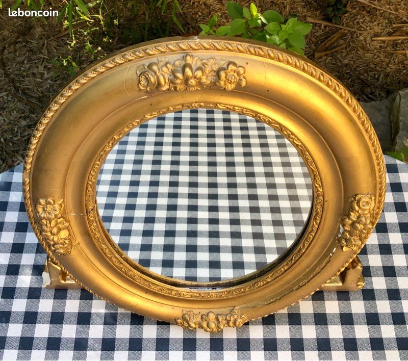 Ancien Miroir Ovale en Bois Sculpté Doré (image 7)