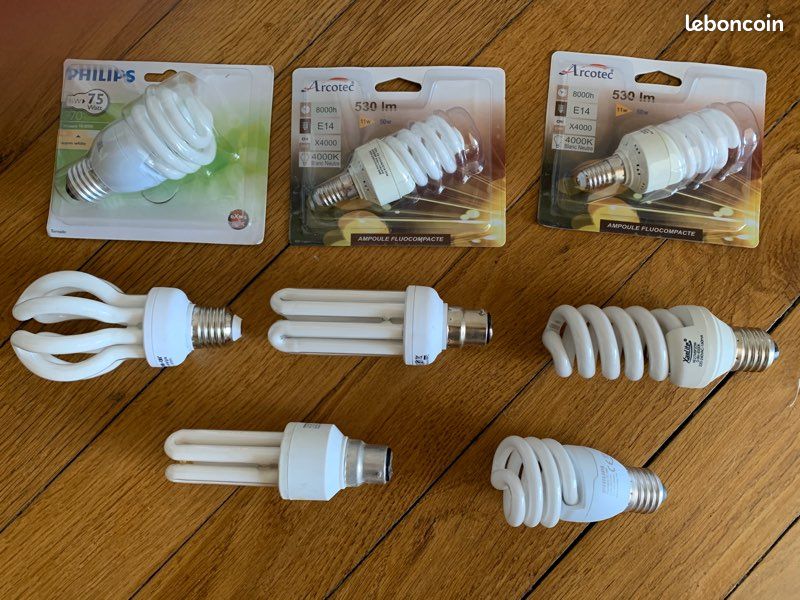Lot de 8 ampoules spirales neuves et com neuves (image 1)