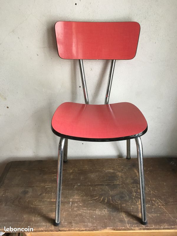 Ancienne chaise en formica rouge / Ameublement / Déco (image 2)