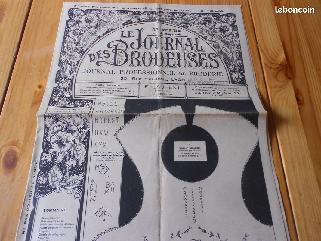 Le journal des brodeuses 1951 n° 680 bavoir dessus de plateau porte se