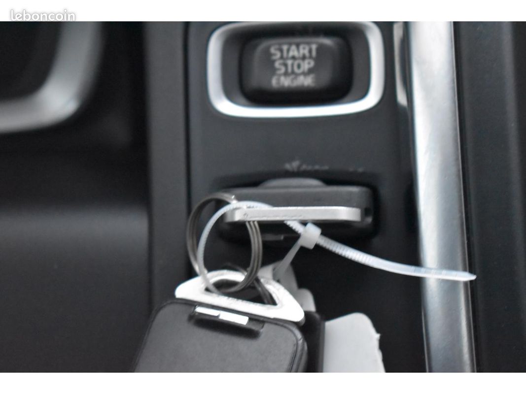 VOLVO XC60 T5 AWD 245 ch Xénium Geartronic A (image 27)