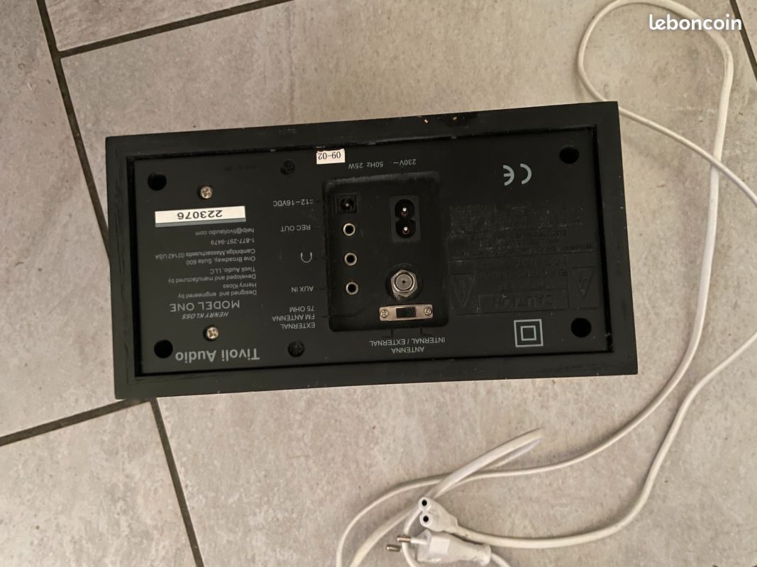 Tivoli Audio Radio de table AM/FM Modèle One Cerise