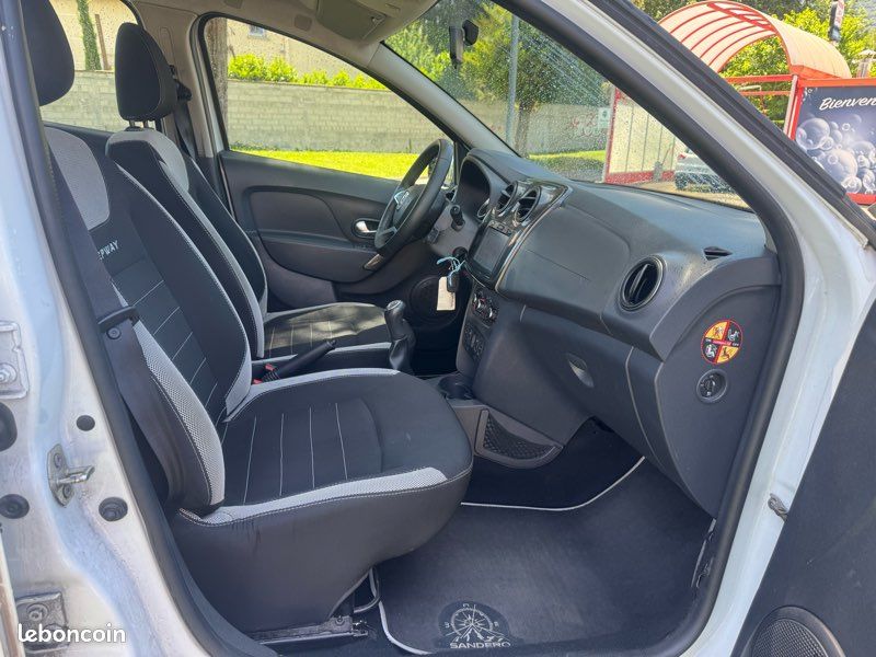 DACIA SANDERO STEPWAY 1.5 DCI 90cv 08/2017 144000 KMS 6990 EUROS (image 5)