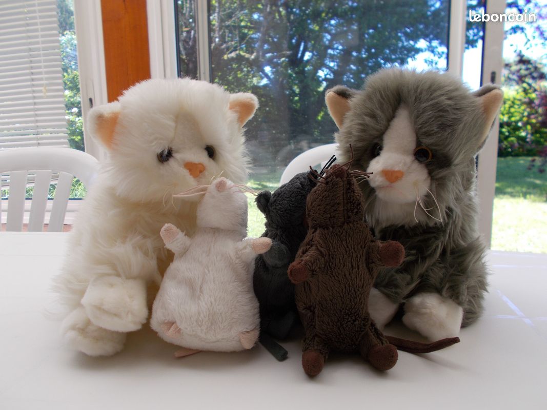 Lot de peluches chats et souris (image 1)