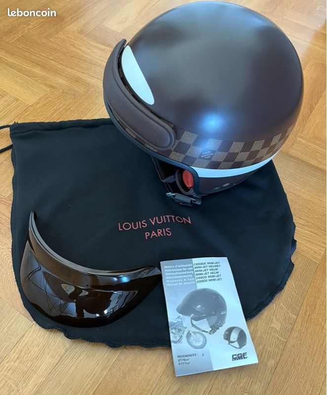 Casque Jet Louis Vuitton CGF authentique et quasi neuf