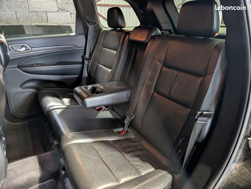 Jeep GRAND CHEROKEE 3.0 CRD 250CH Limited / CAMERA DE RECUL / CUIR / SIEGES ELECTRIQUES A MEMOIRES (image 11)