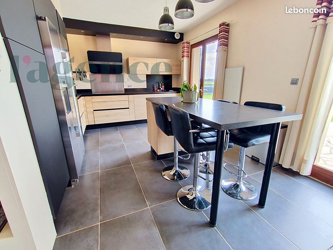 Maison 7 pièces 146 m² · à Morgny-la-Pommeraye · 146 m² · 296 000 €