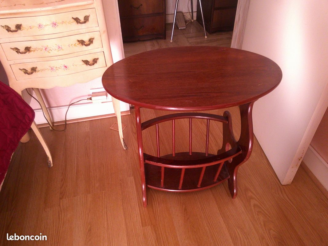 Table porte journaux (image 1)