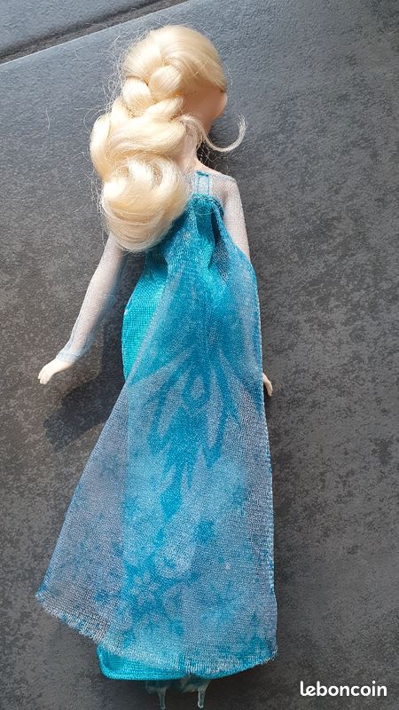 Poupée Elsa Reine des neiges (image 4)
